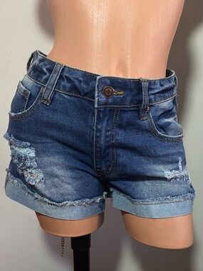 NWT🎉 Fashion Nova Dark Blue Distressed Denim Roll-Hem Shorts Size 9